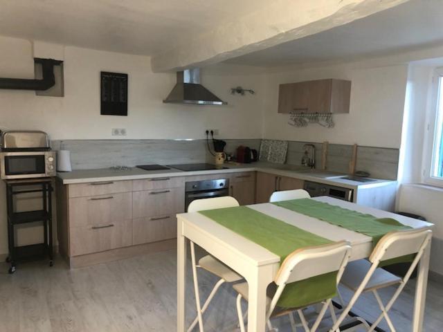 Le Petit Saint Clair Apartment Trigance Exterior photo